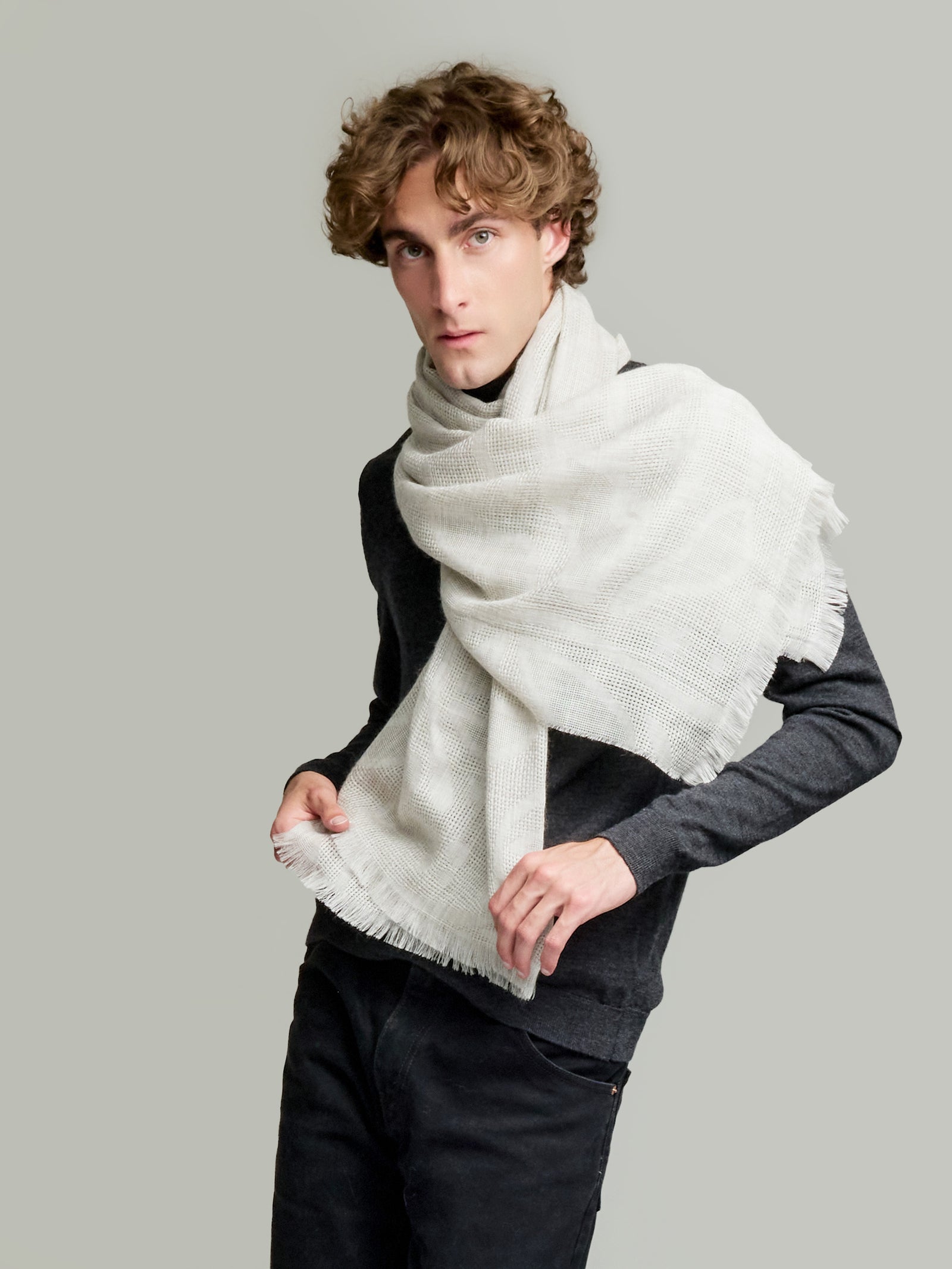 Yruma Stole Made of Baby Alpaca in Grey