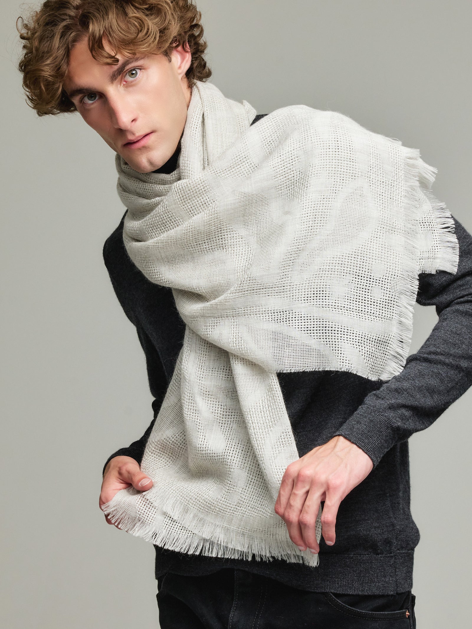 Yruma Stole Made of Baby Alpaca in Grey