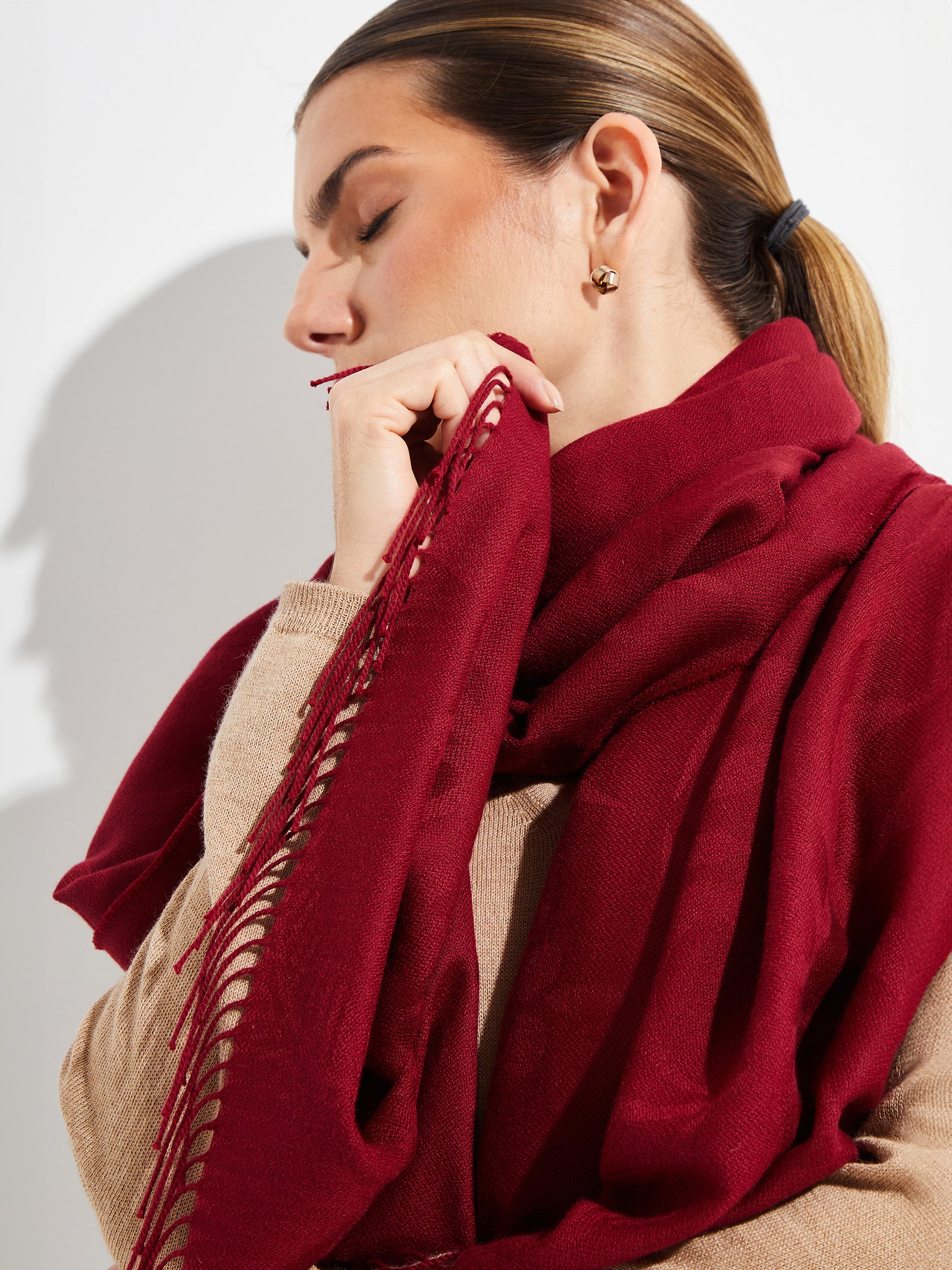Estola Brocade De Vicuña Color Rojo