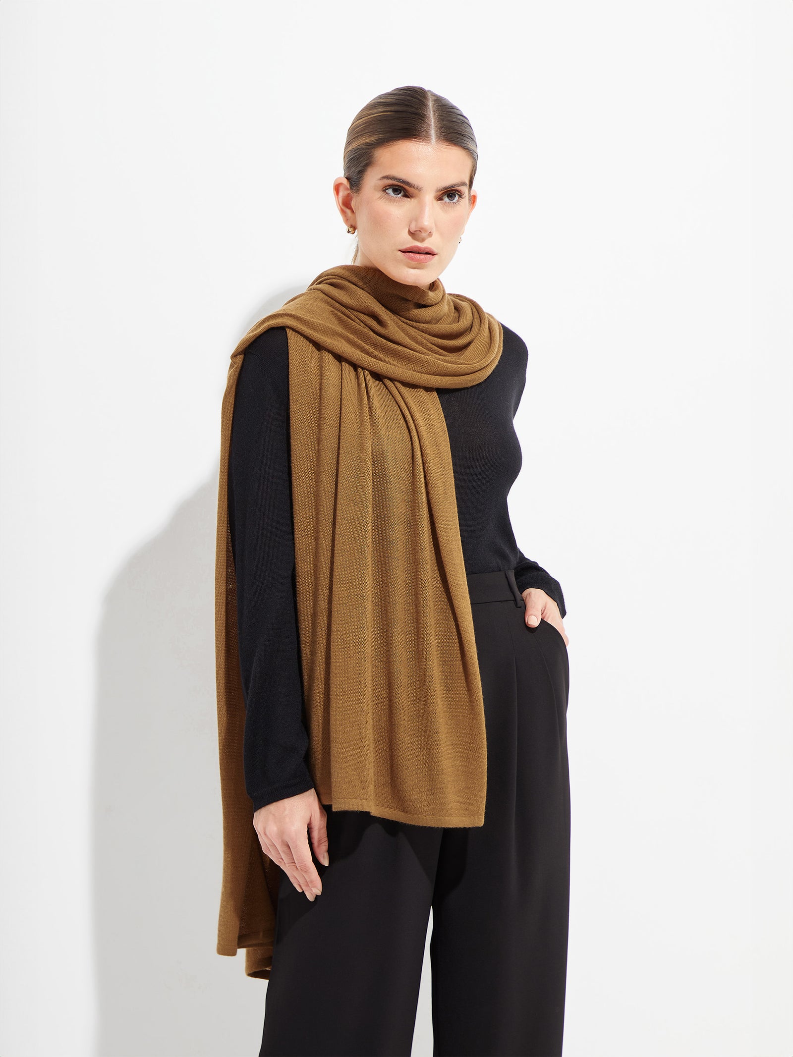 Estola Bouveret De Vicuña Color Camel