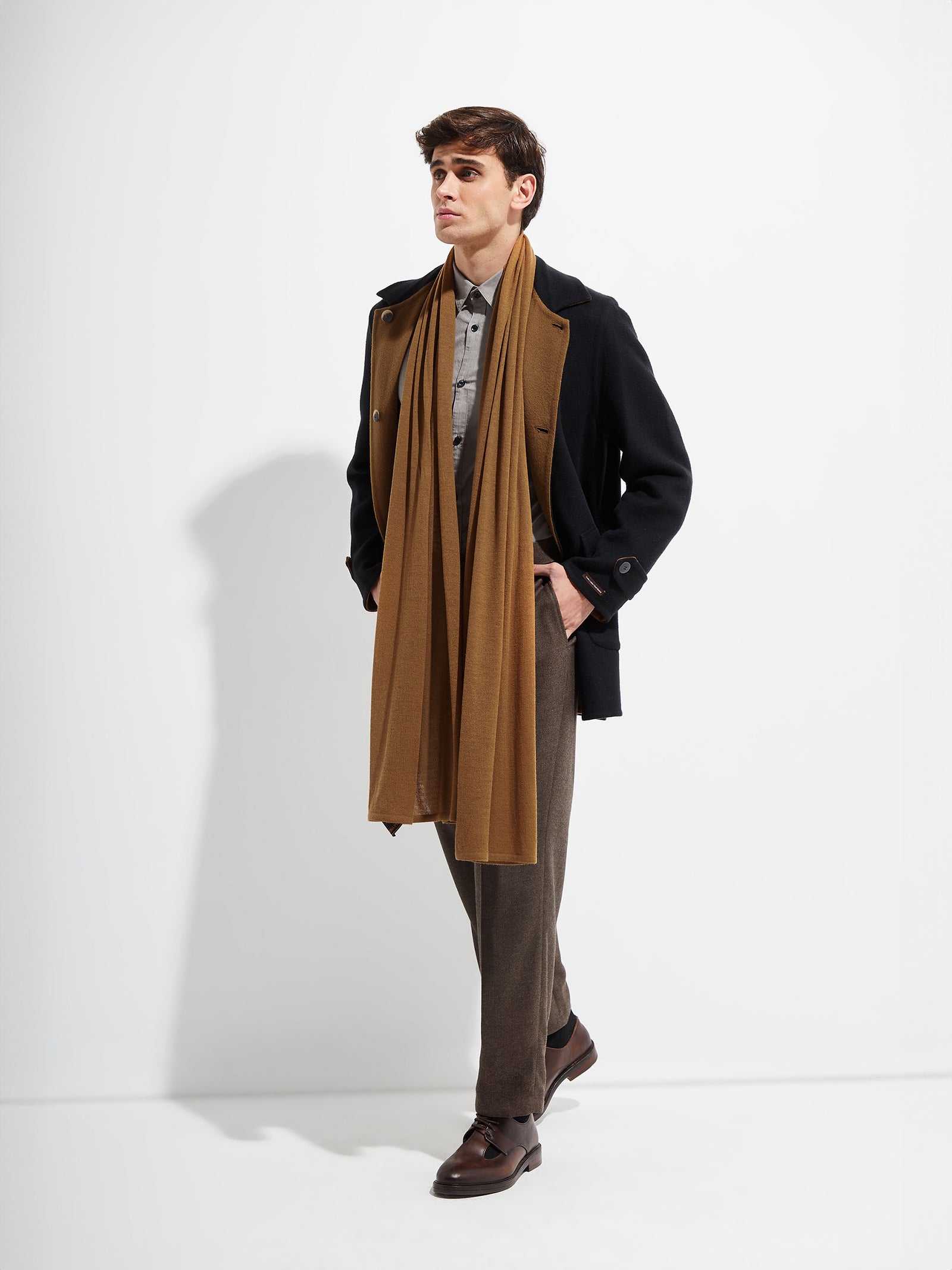 Estola Bouveret De Vicuña Color Camel