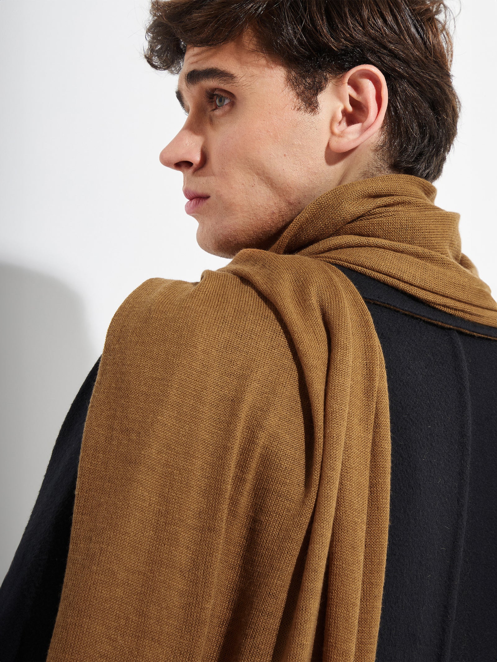 Estola Bouveret De Vicuña Color Camel