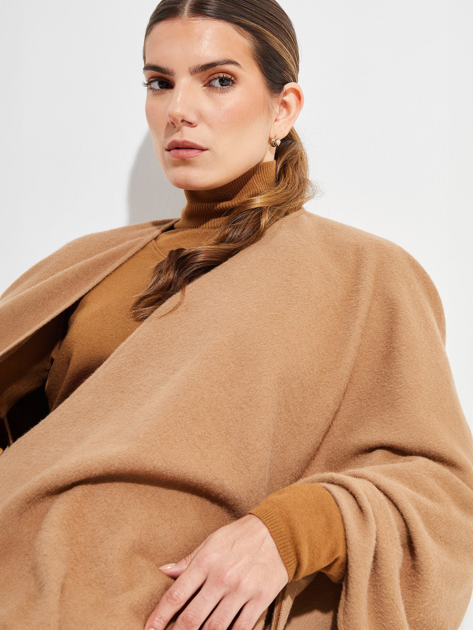 Royal Alpaca Camel Color Grun Cape
