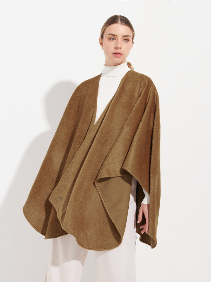 Capa Agil De Baby Alpaca Color Marrón