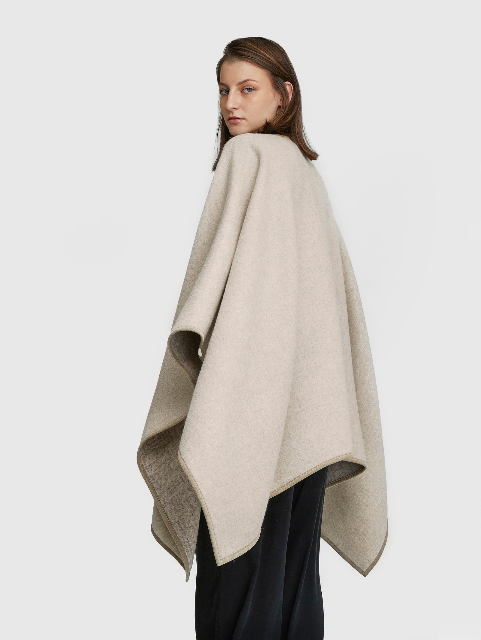 Capa Yper De Baby Alpaca Color Beige
