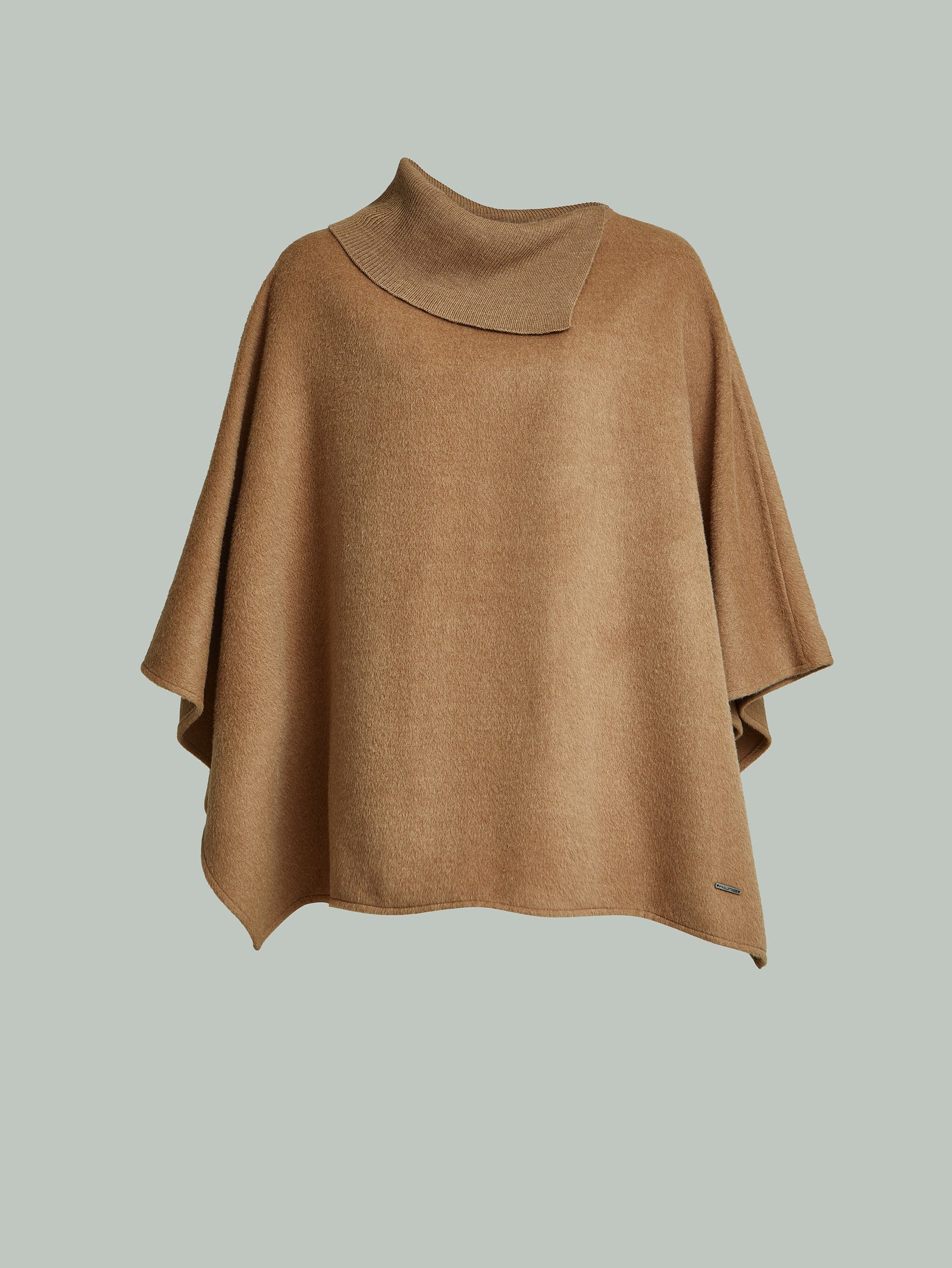 Yssey Baby Alpaca Cape Camel Color