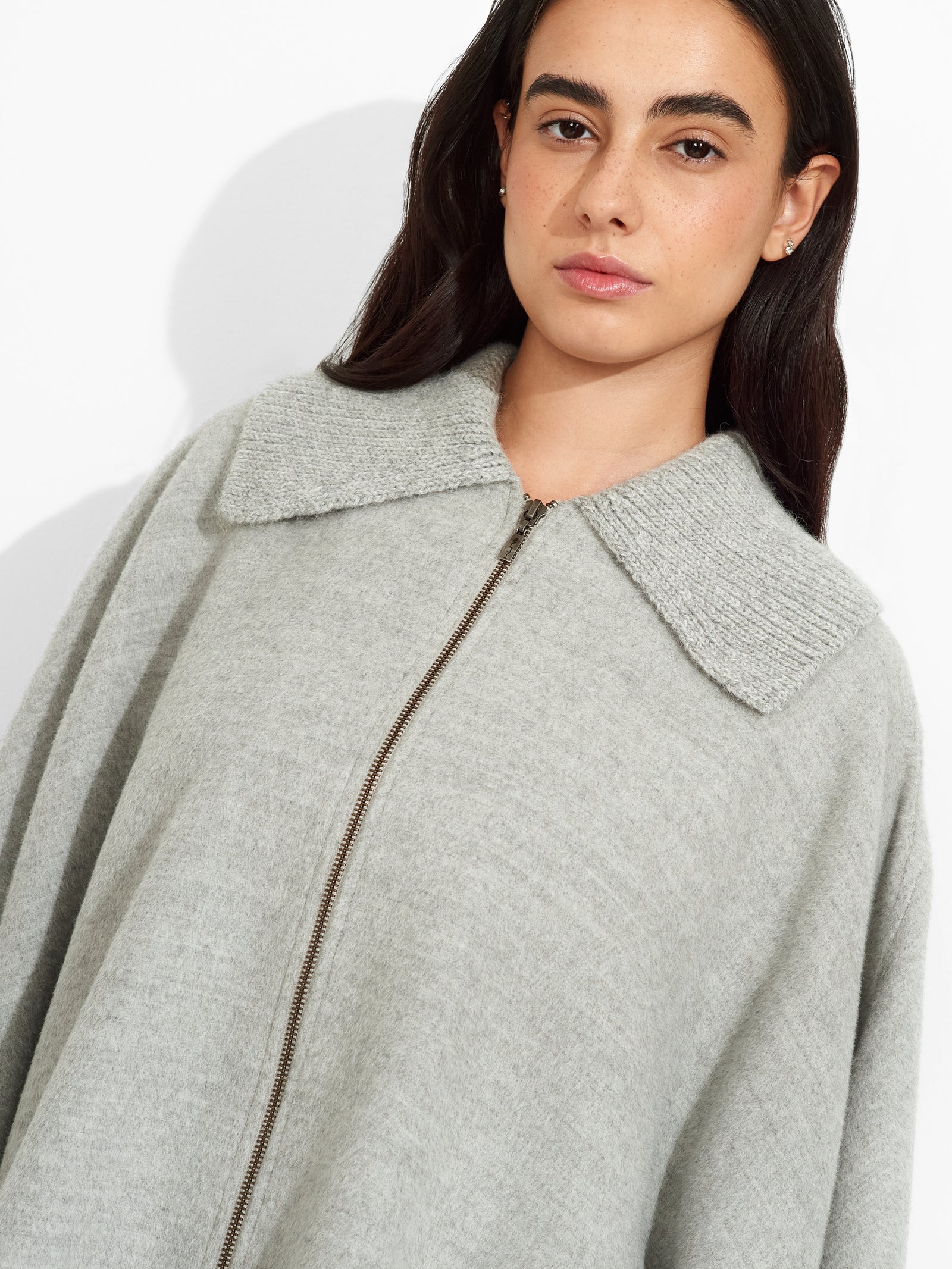 Zendaya Cape, Grey Baby Alpaca Color Marr N