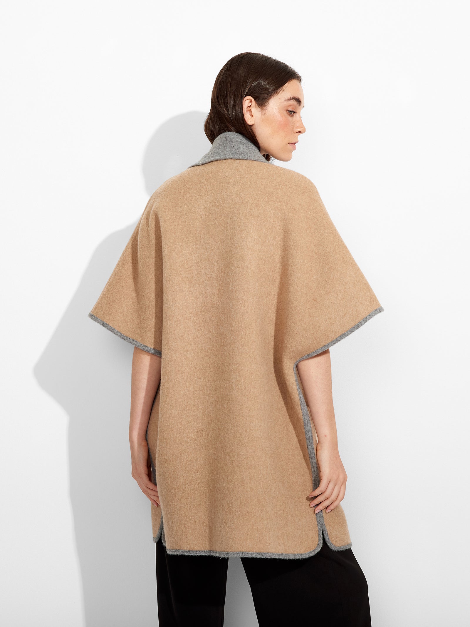 Capa Zea De Baby Alpaca Color Beige