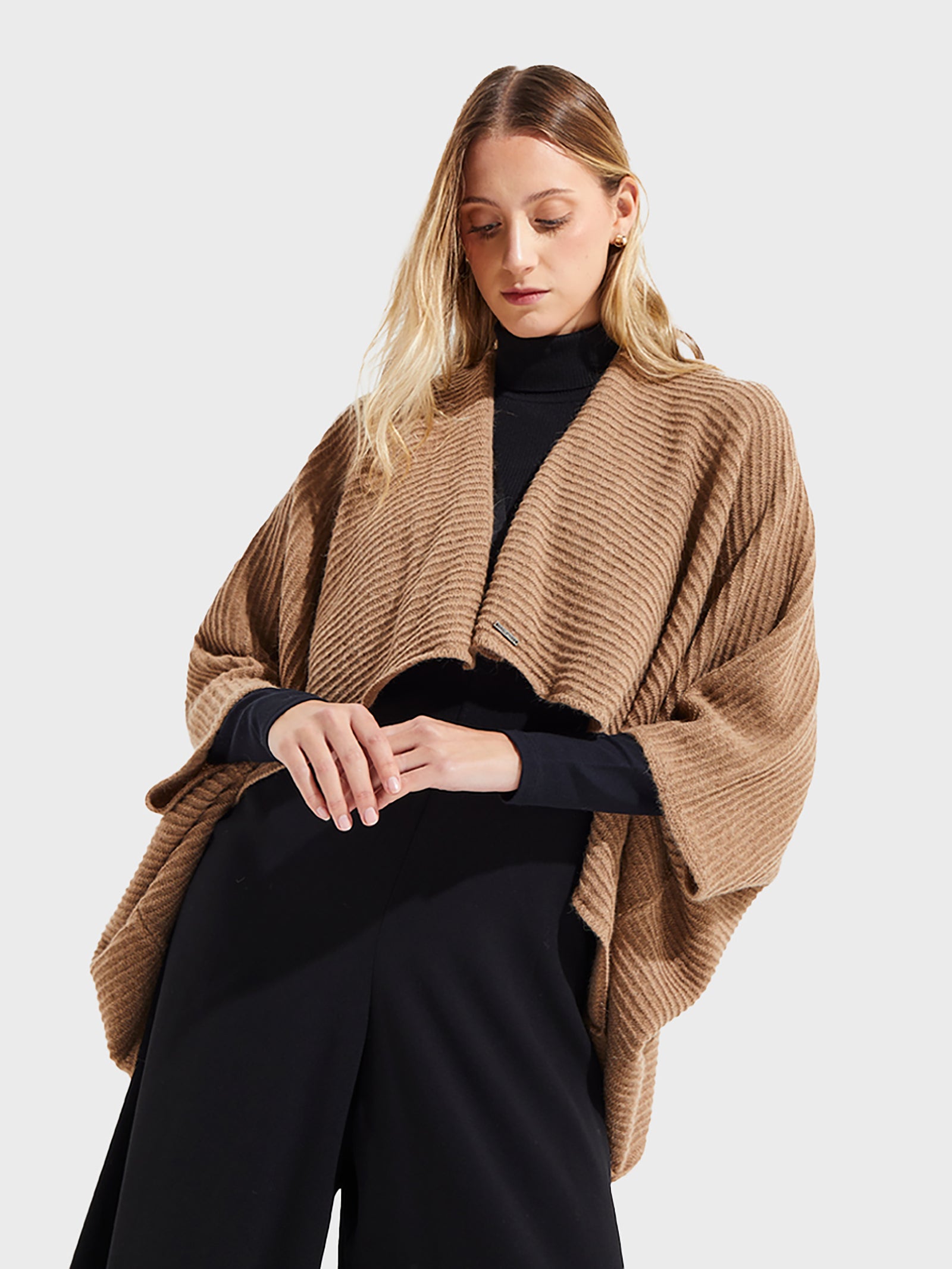 Camel Baby Alpaca Poncho Tinaja