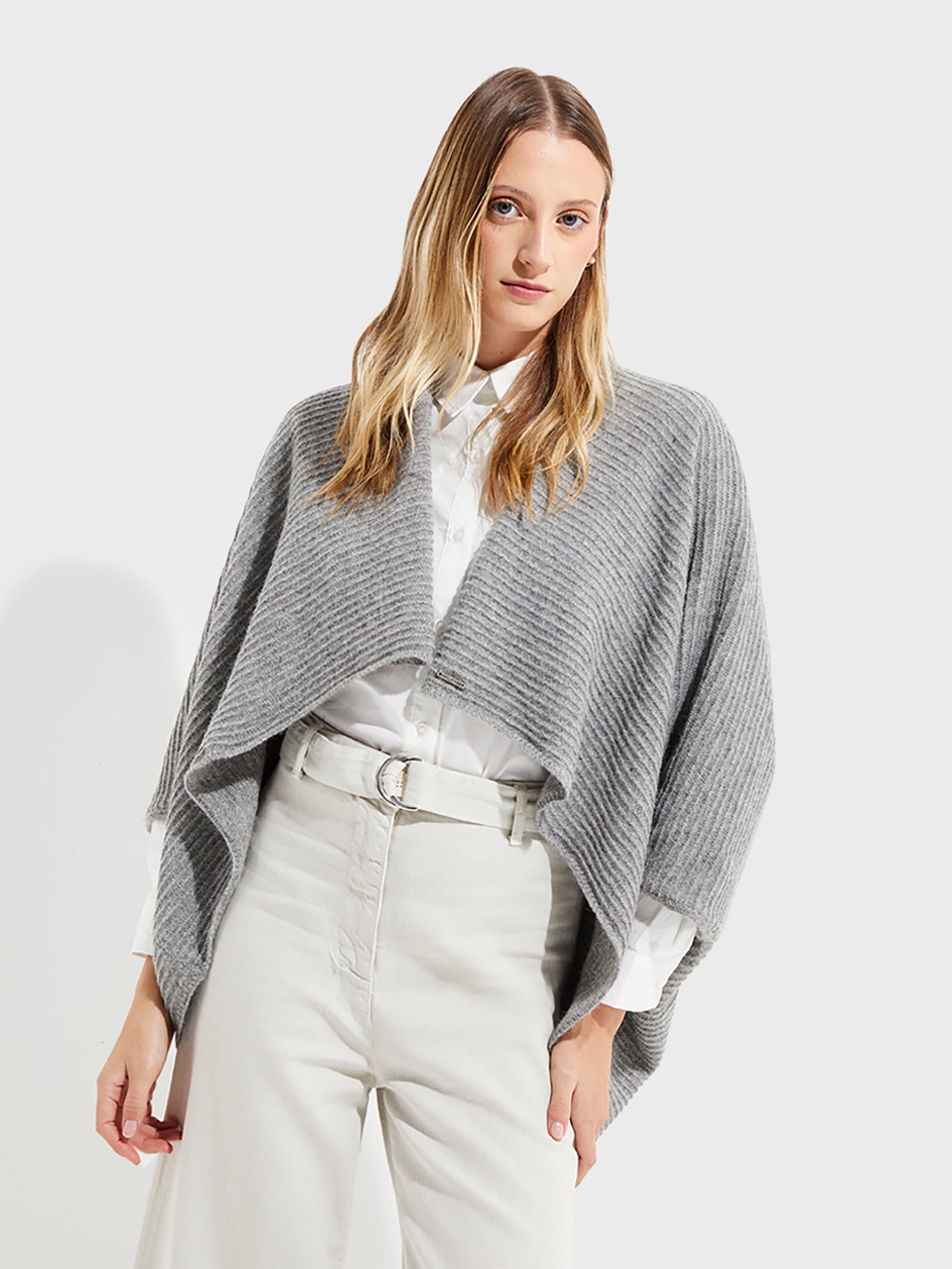 Gray Baby Alpaca Poncho Tinaja