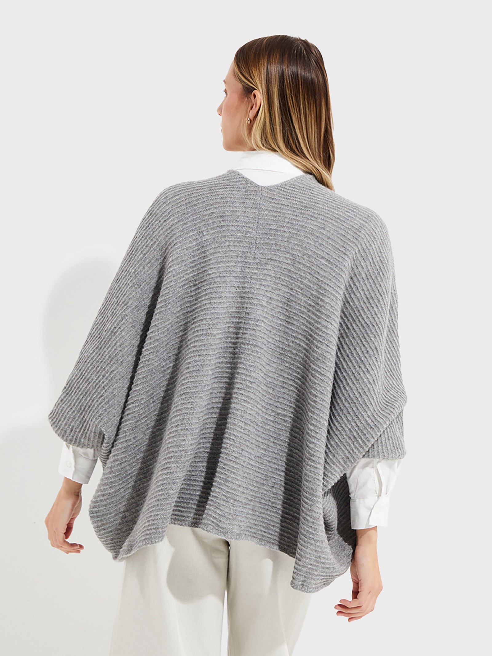 Gray Baby Alpaca Poncho Tinaja