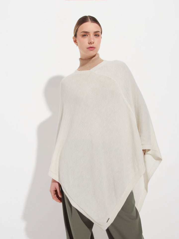 Poncho Almendra De Baby Alpaca Color Blanco