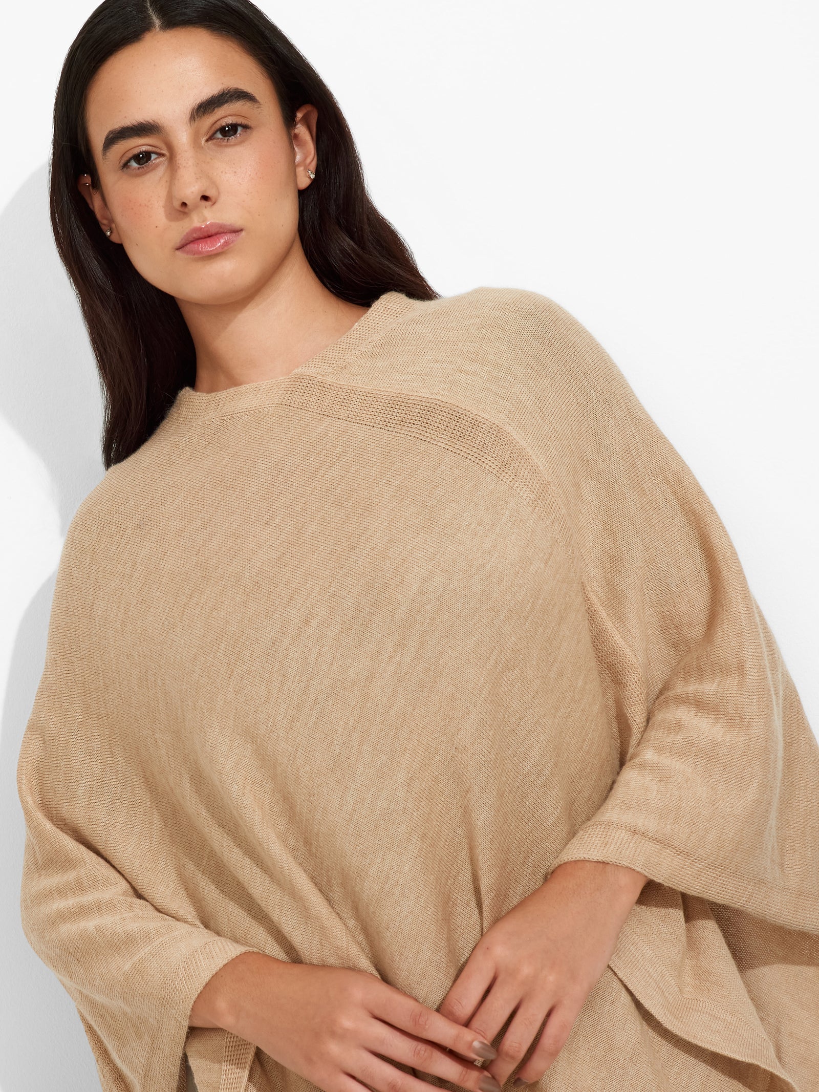 Poncho Almendra De Baby Alpaca Color Beige
