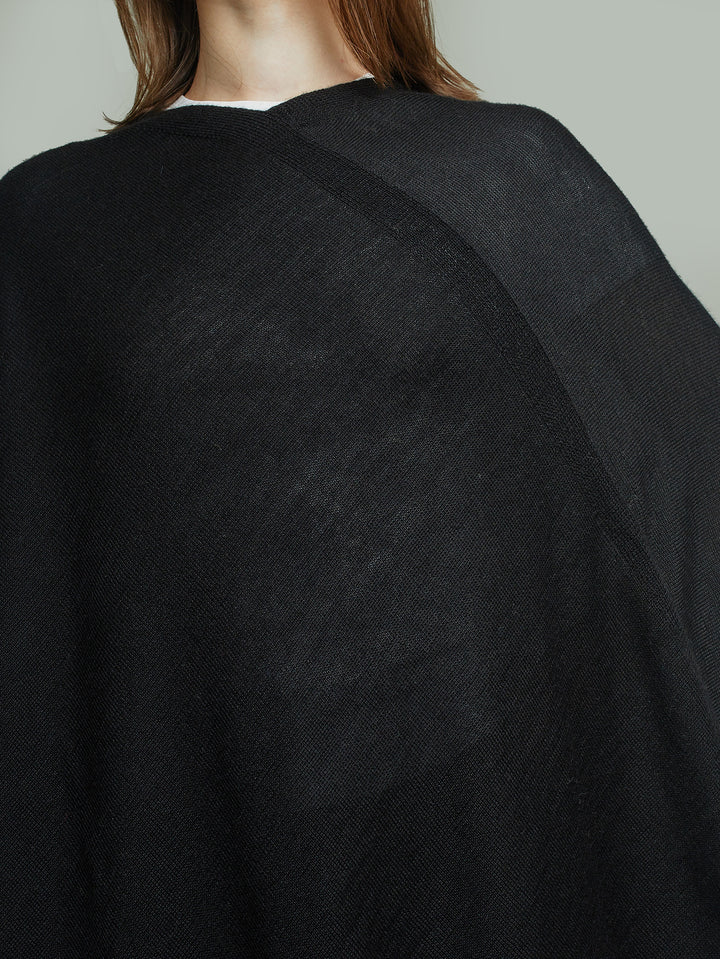 Poncho Almendra De Baby Alpaca Color Negro