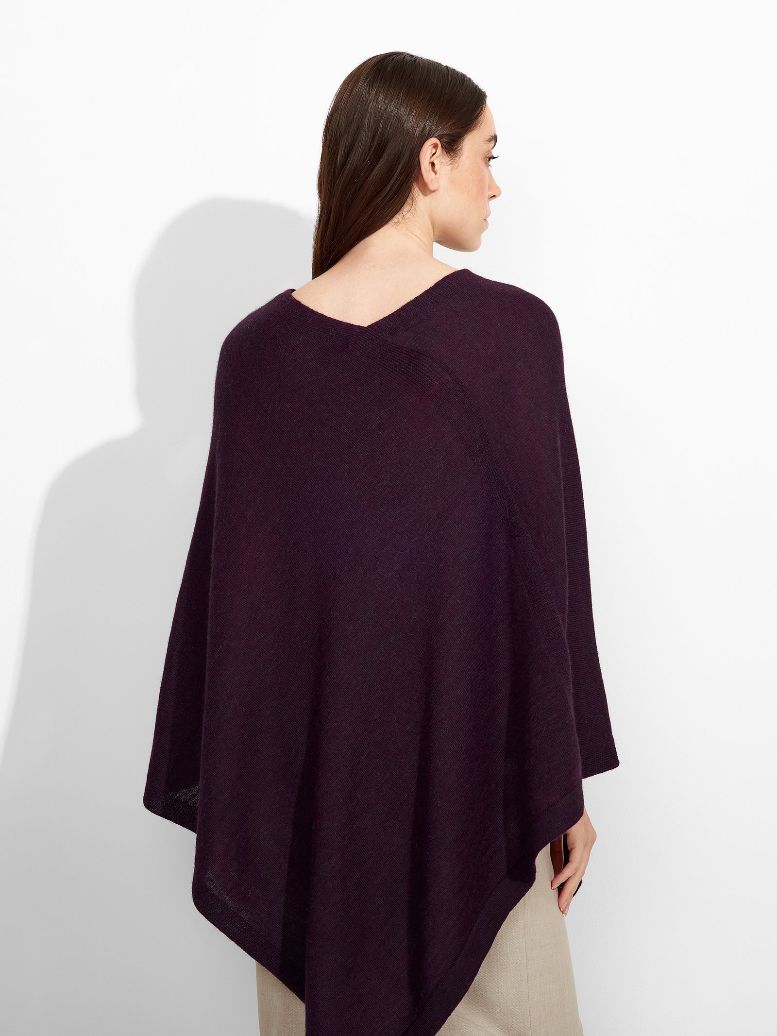 Poncho Almendra De Baby Alpaca Color Morado