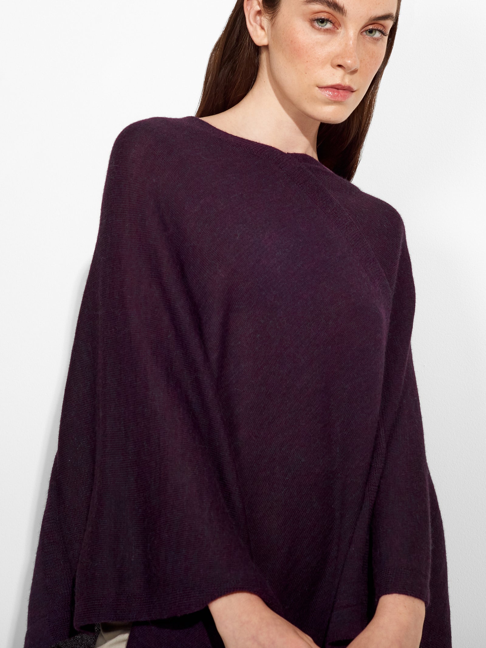 Poncho Almendra De Baby Alpaca Color Morado