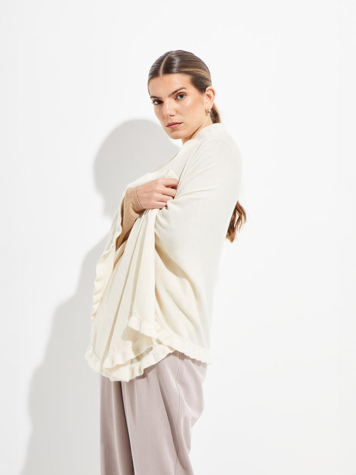 Bromelia Alpaca Poncho White Color