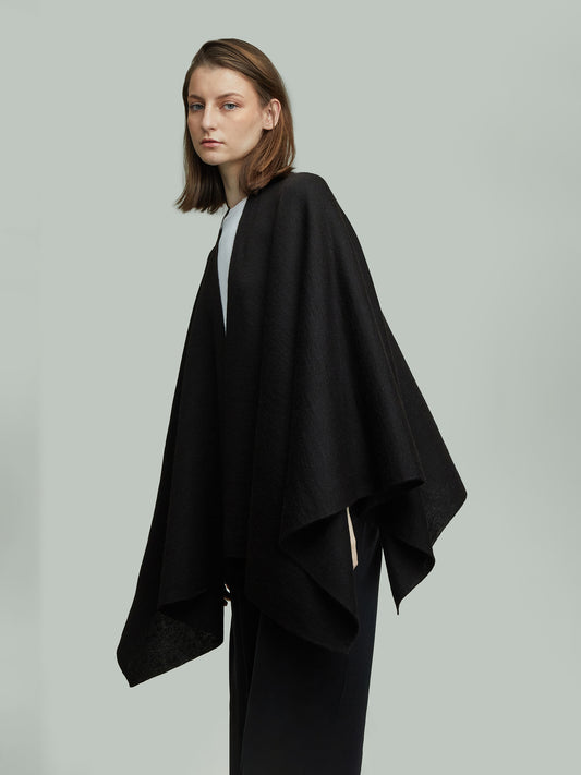 Brio Poncho Made From Baby Alpaca In Black