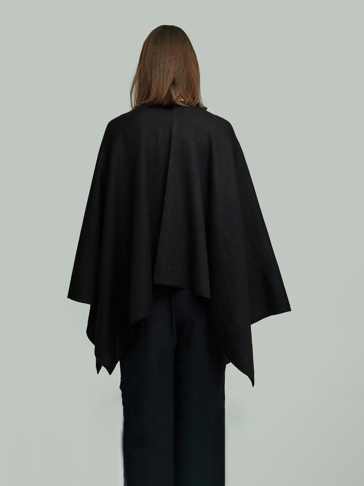 Brio Poncho Made From Baby Alpaca In Black
