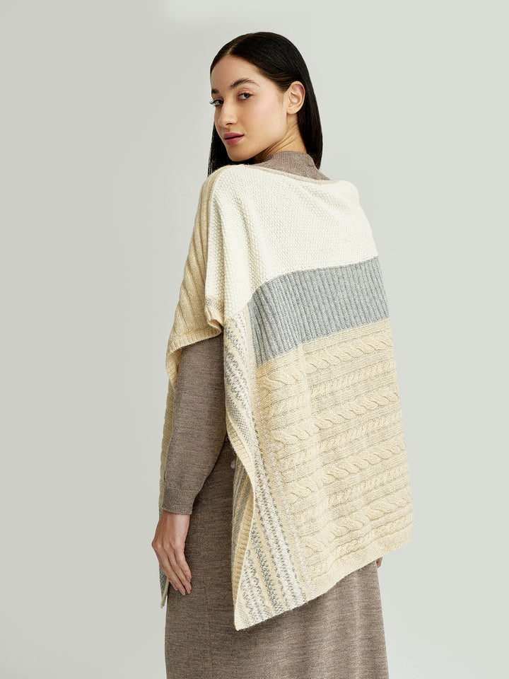 Ysadora Poncho Made Of Baby Alpaca In Beige