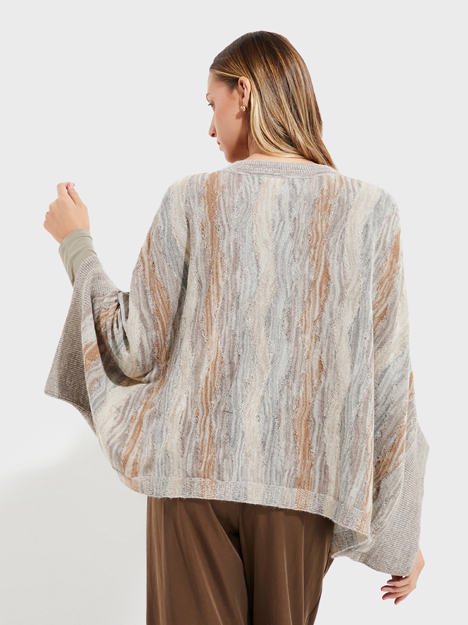 Baby Alpaca Poncho Yola in Beige