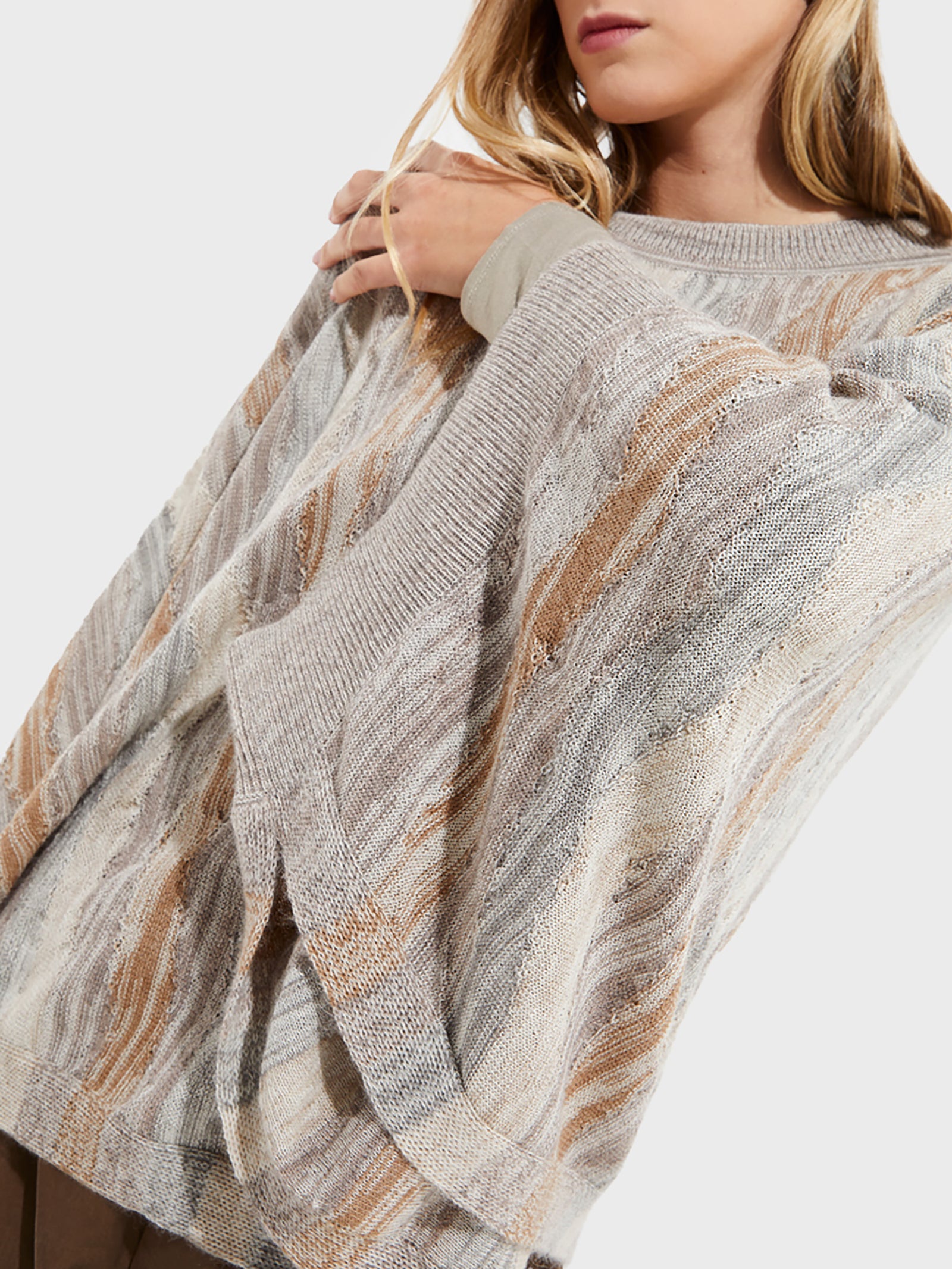 Baby Alpaca Poncho Yola in Beige