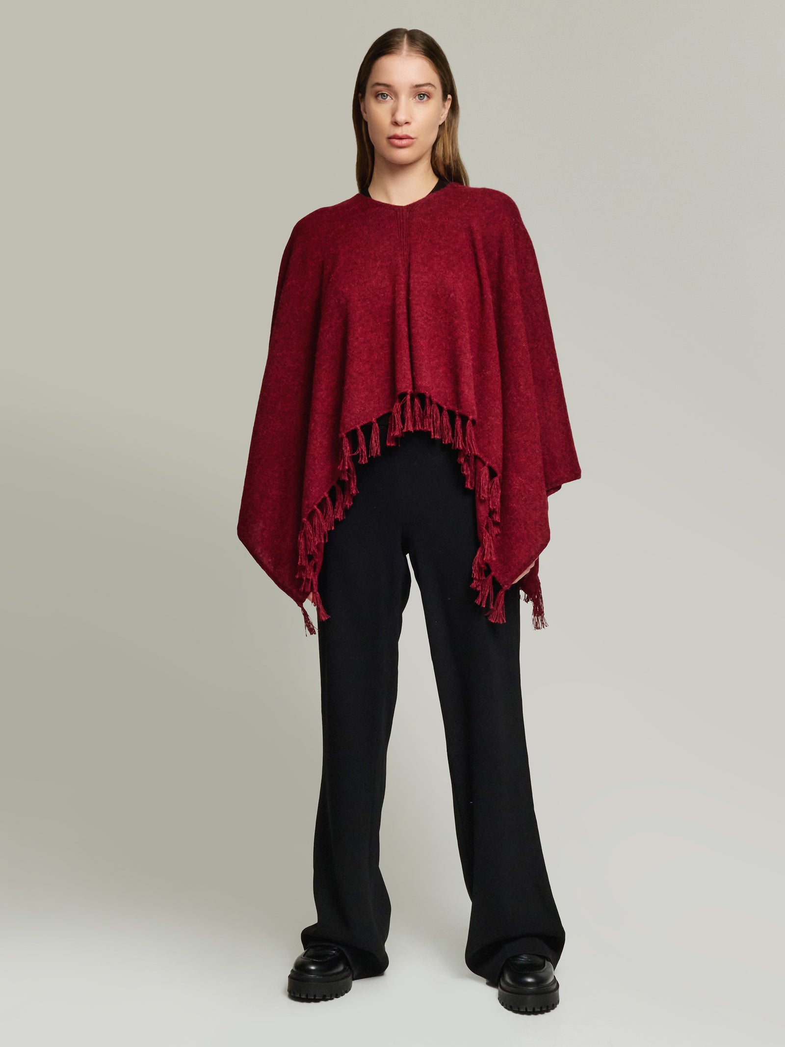 Poncho Scorpio De Baby Alpaca Color Rojo