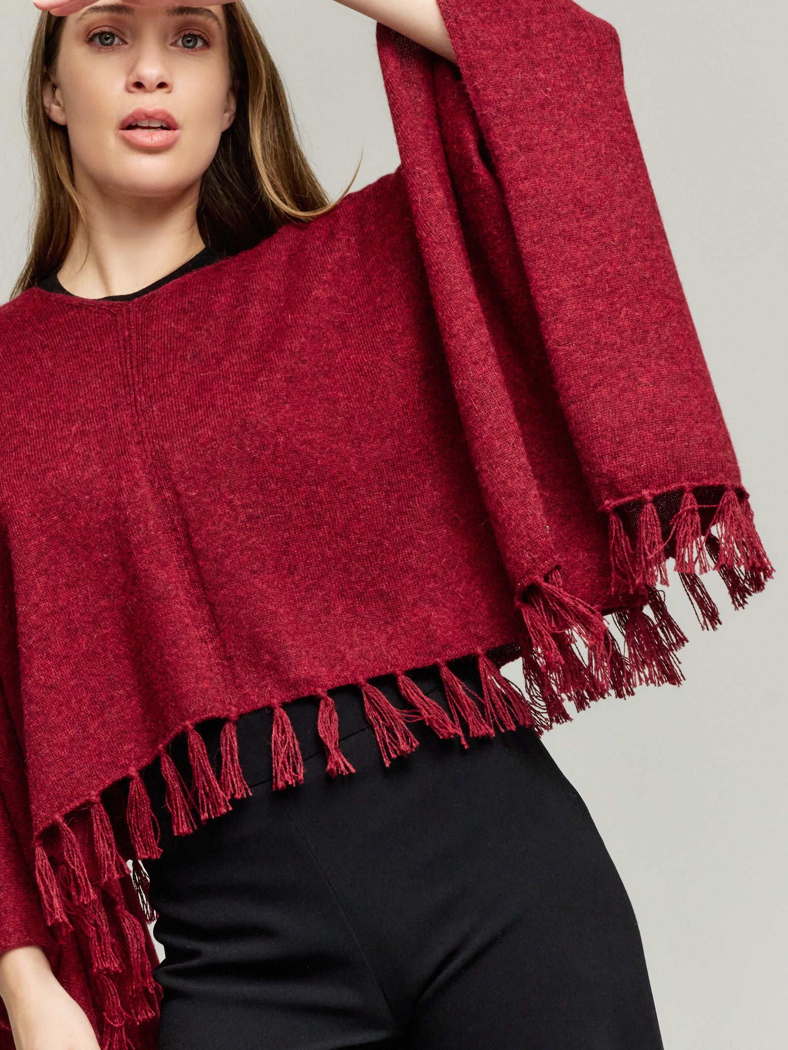 Poncho Scorpio De Baby Alpaca Color Rojo