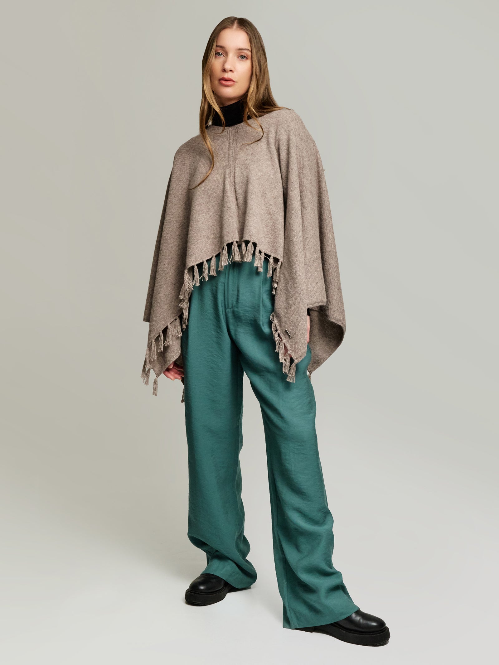 Poncho Scorpio De Baby Alpaca Color Beige