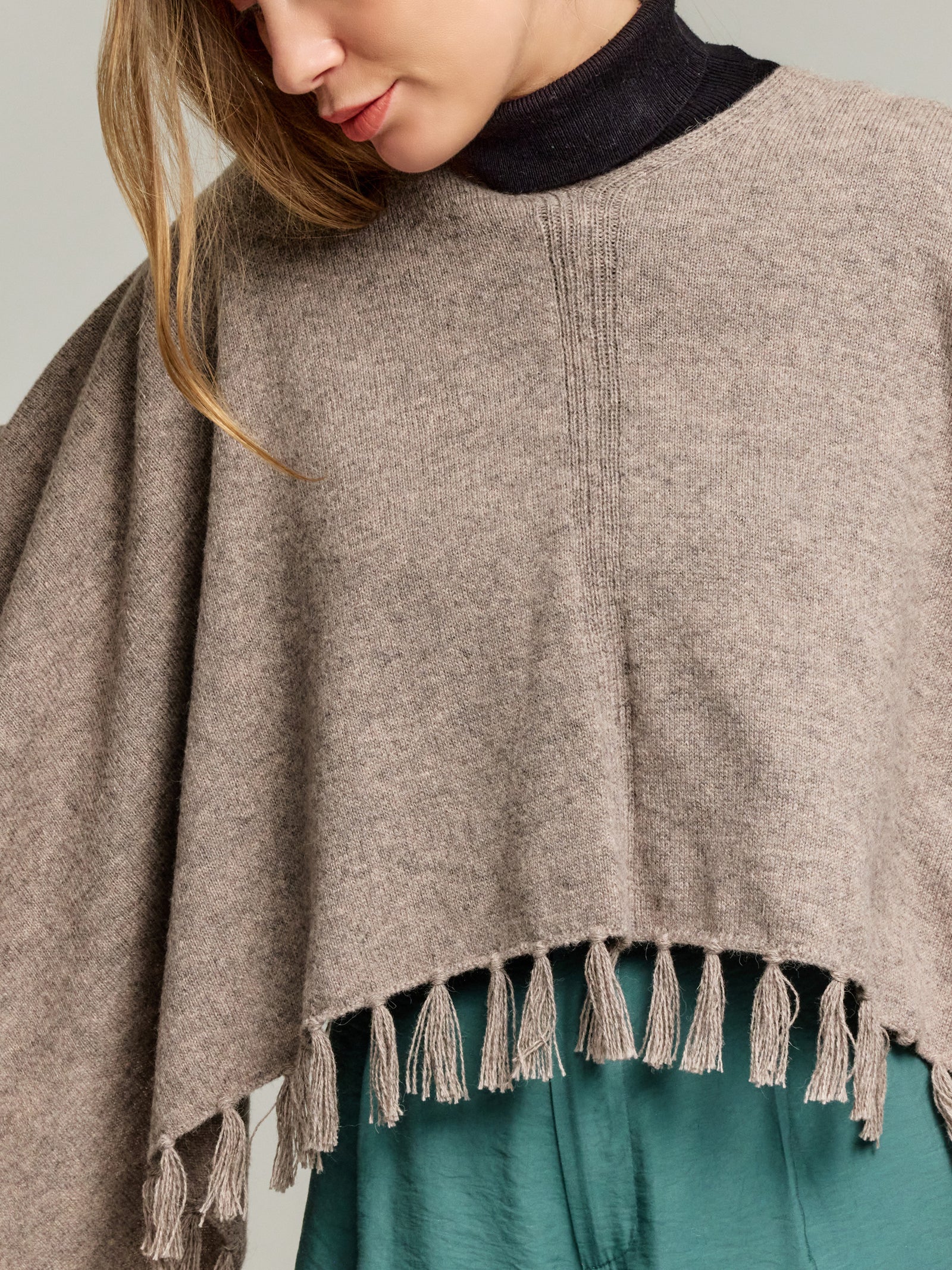 Poncho Scorpio De Baby Alpaca Color Beige