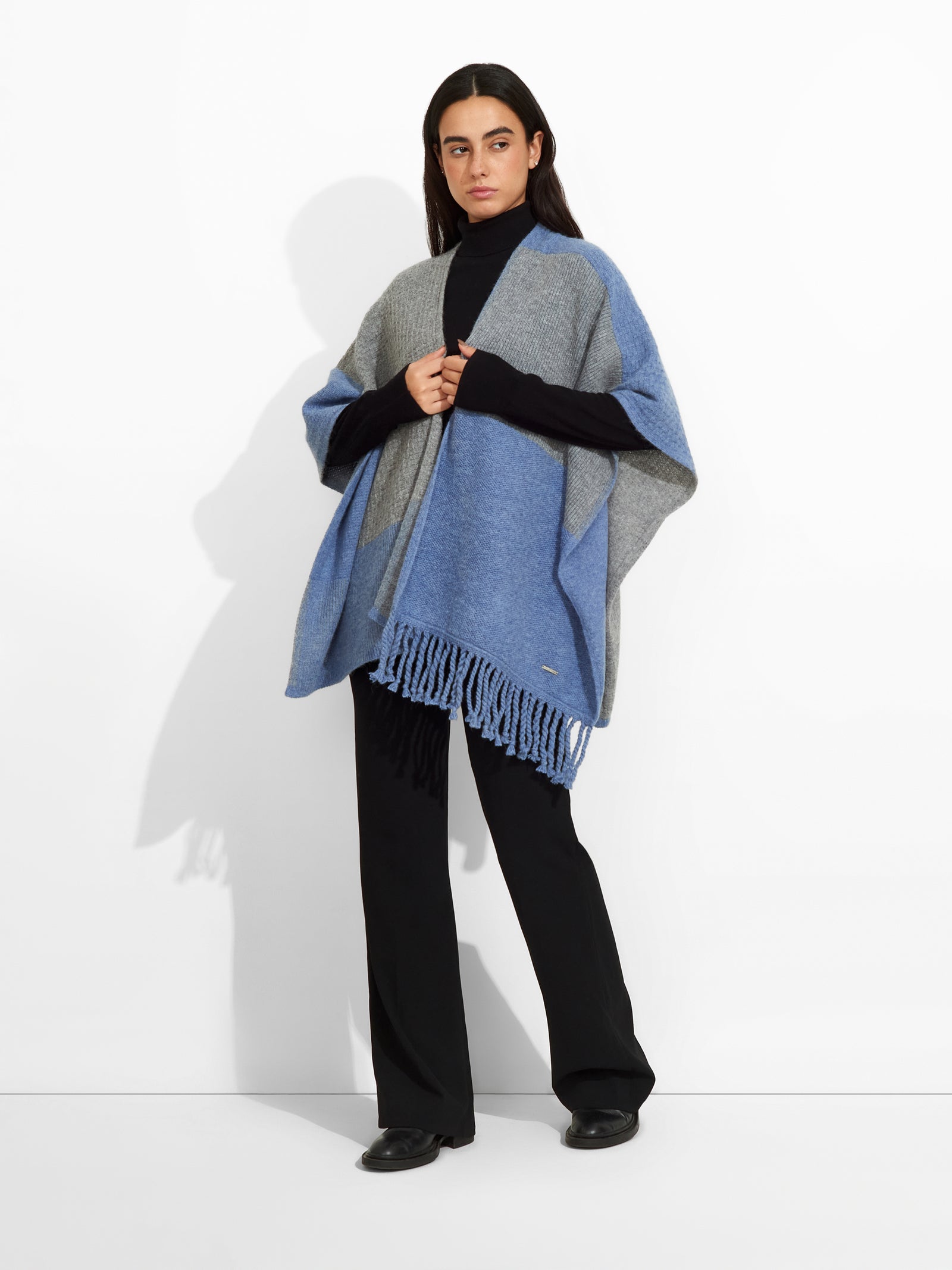 Baby Alpaca Zela Cape Sky Blue