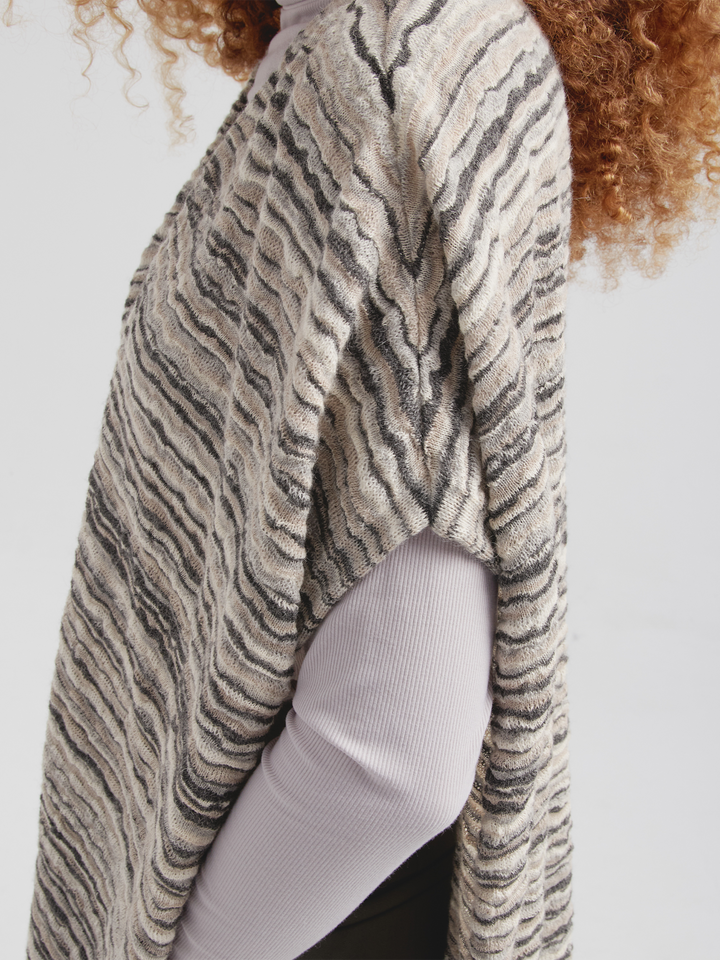 Poncho Corina De Baby Alpaca Color Beige