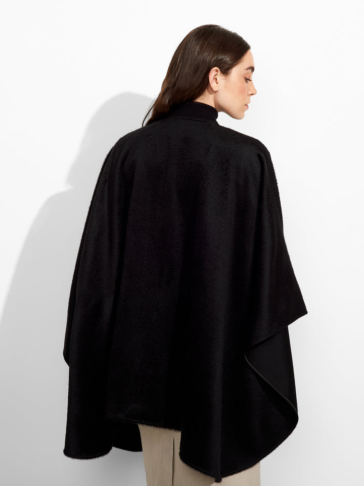 Capa Zibelin De Baby Suri Alpaca Color Negro