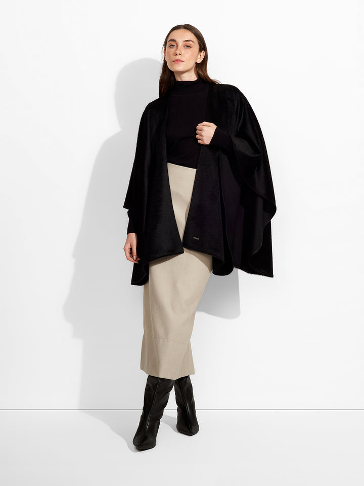 Capa Zibelin De Baby Suri Alpaca Color Negro