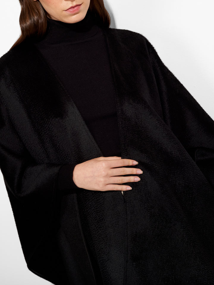 Capa Zibelin De Baby Suri Alpaca Color Negro