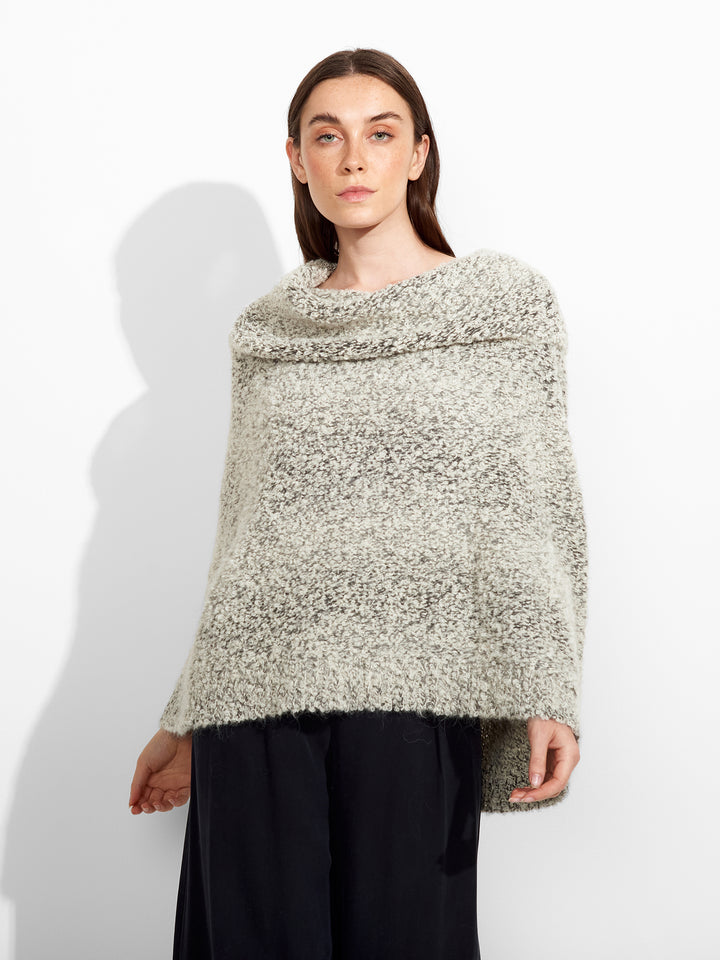 Zaira Suri Alpaca Poncho, Gray