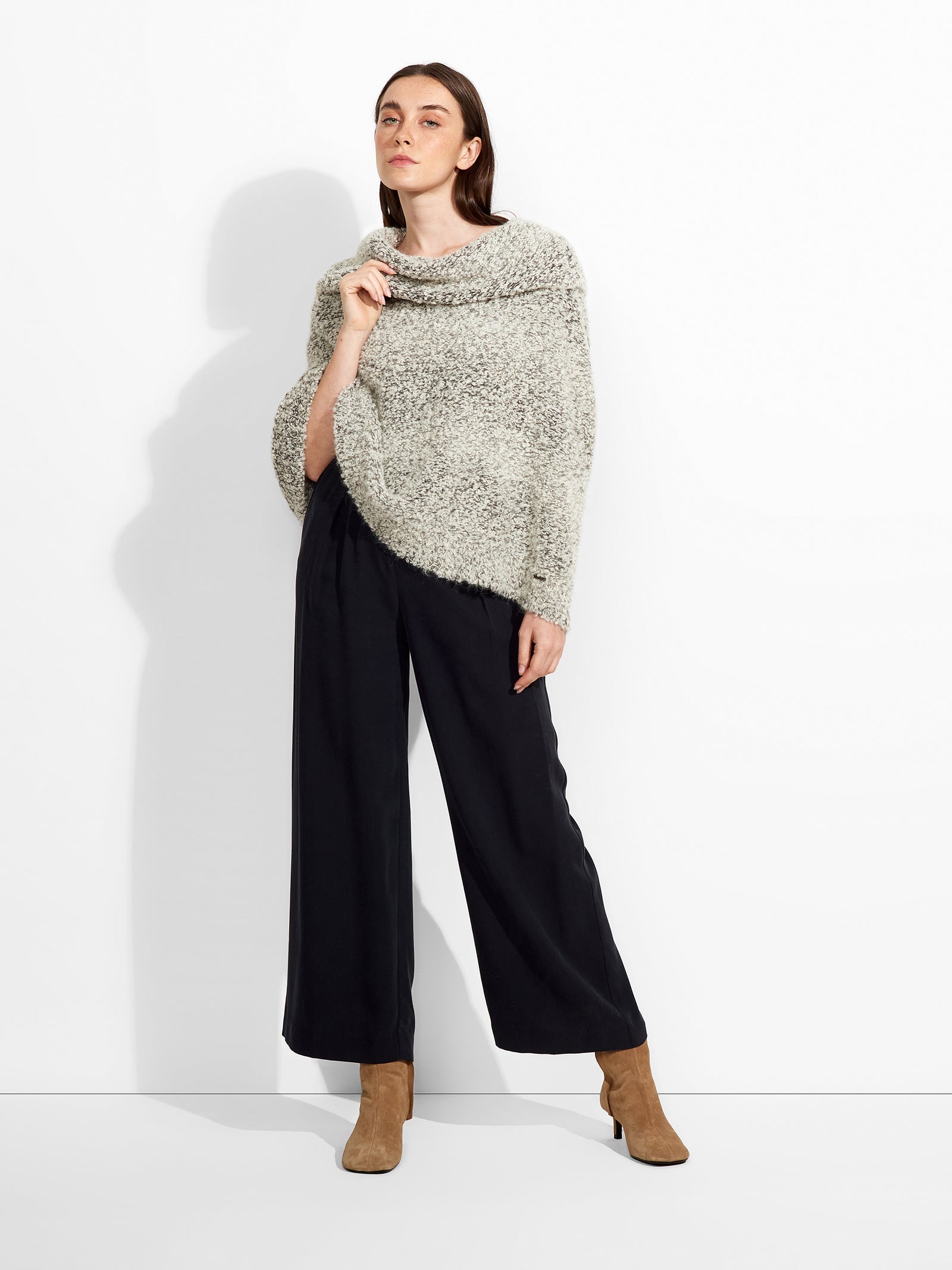 Zaira Suri Alpaca Poncho, Gray