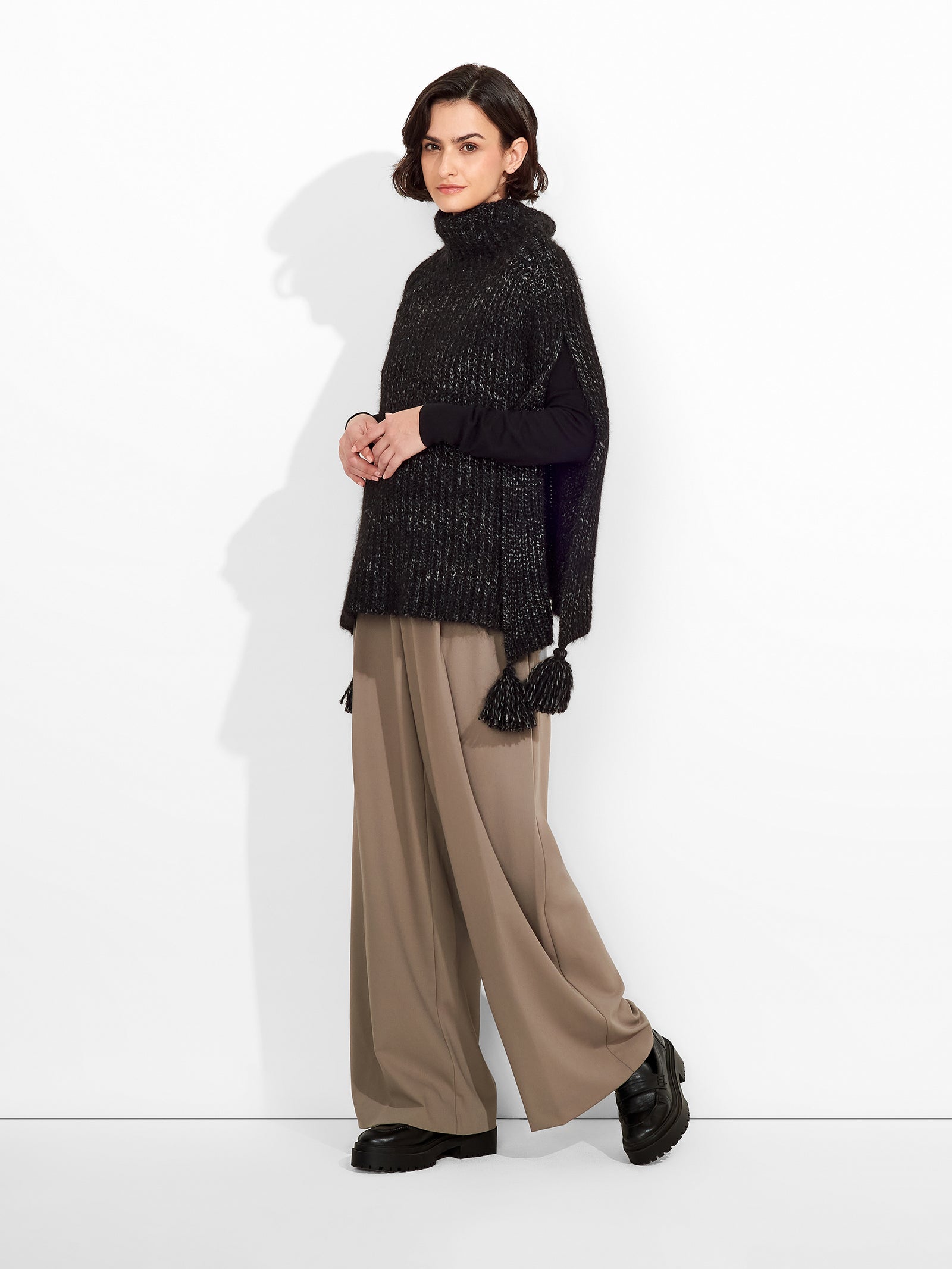 Black Suri Alpaca Poncho Zpazio