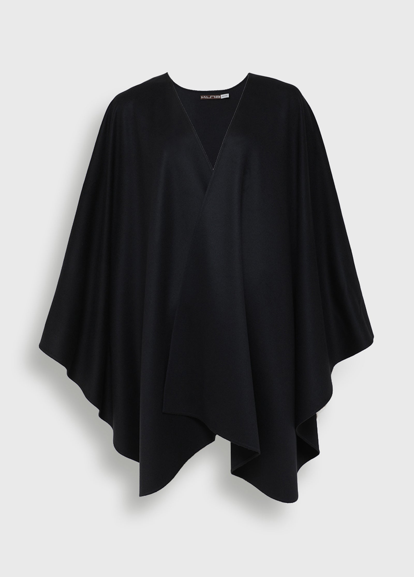 Barbara Vicuña Cape in Blue