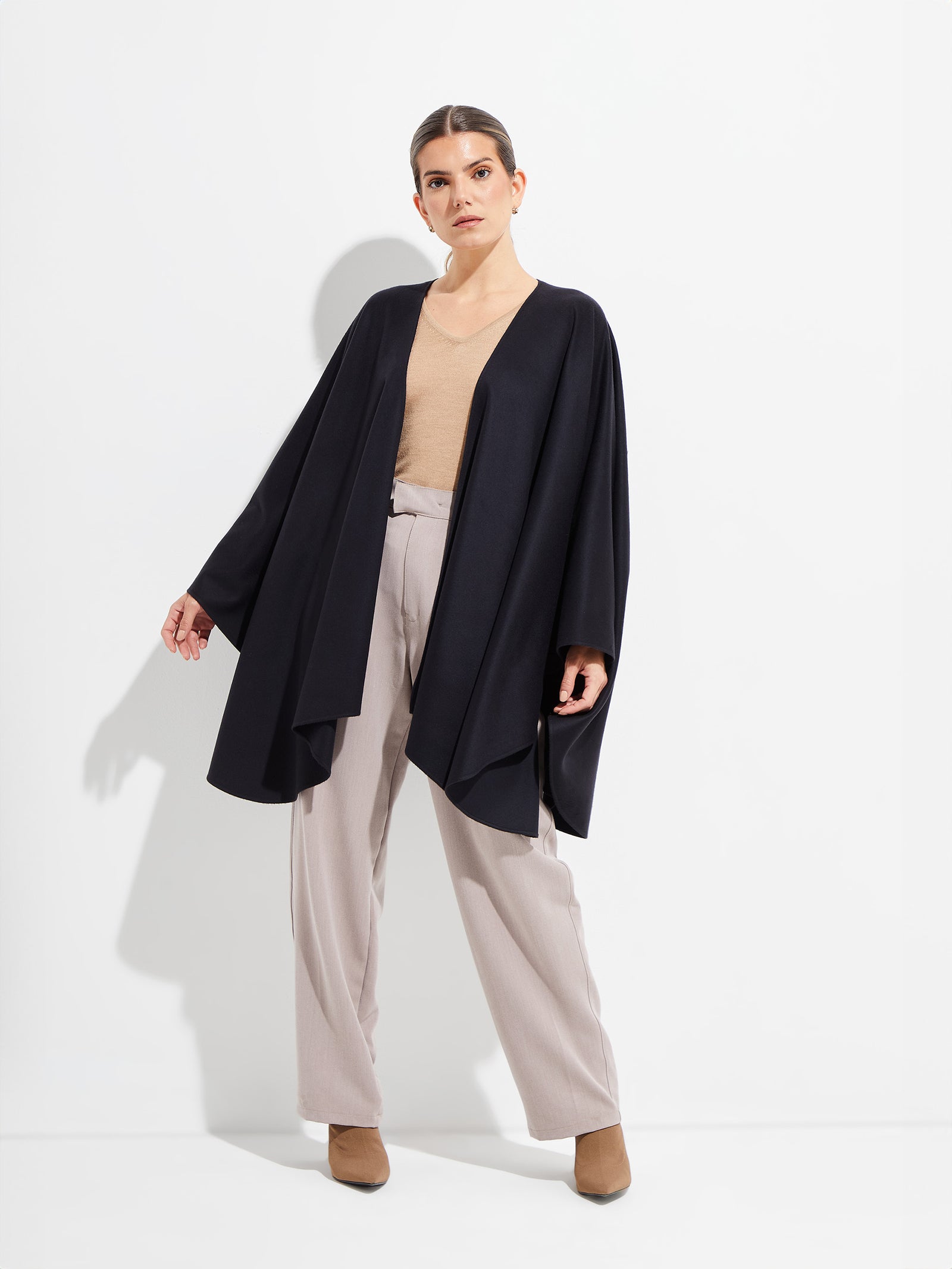 Barbara Vicuña Cape in Blue