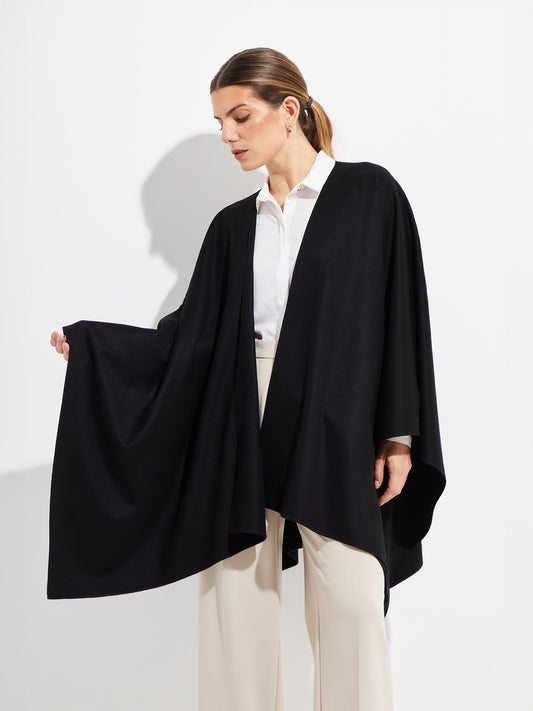 Barbara Vicuña Cape in Black