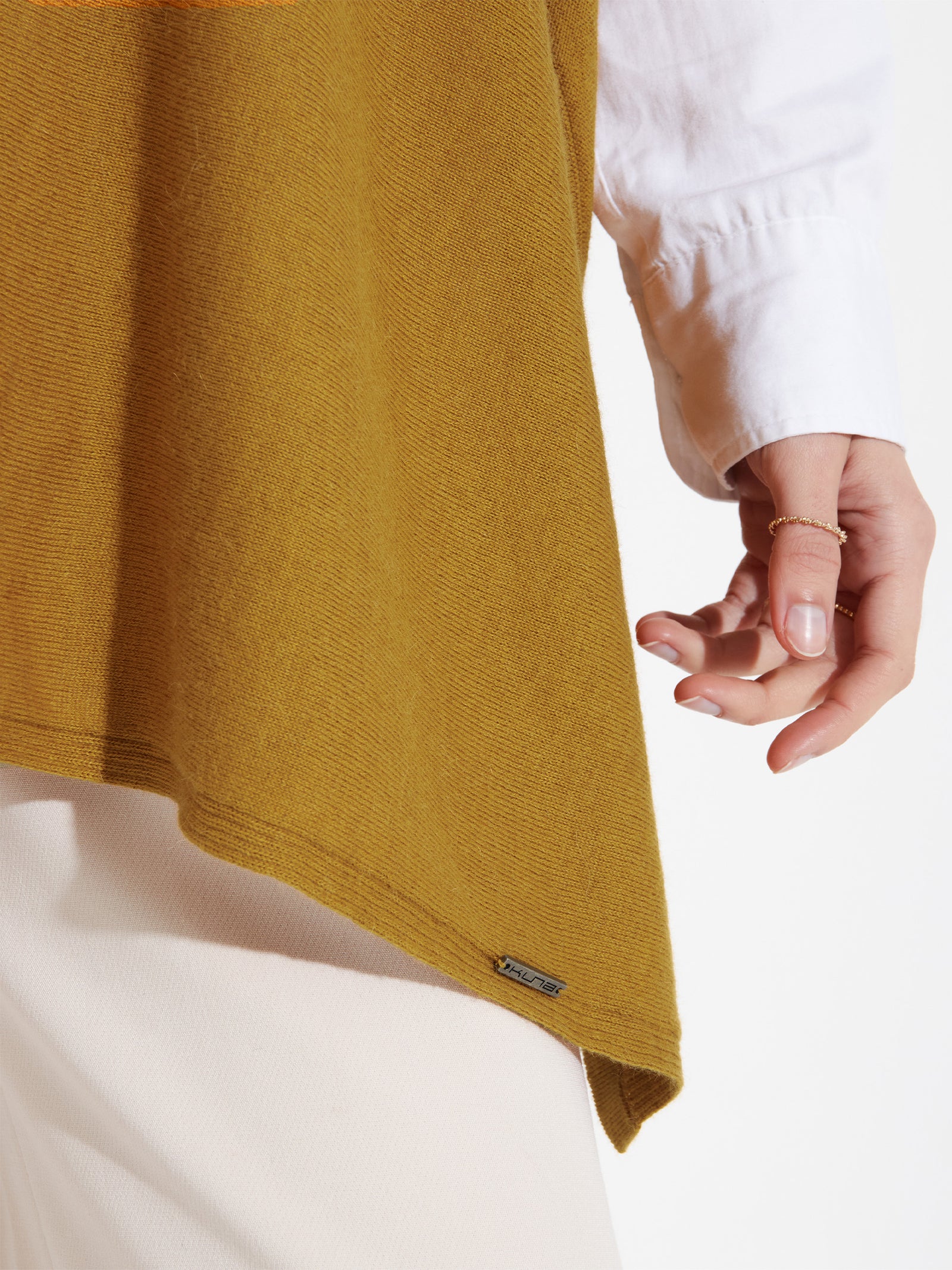 Poncho Zarah De Algodón Color Amarillo