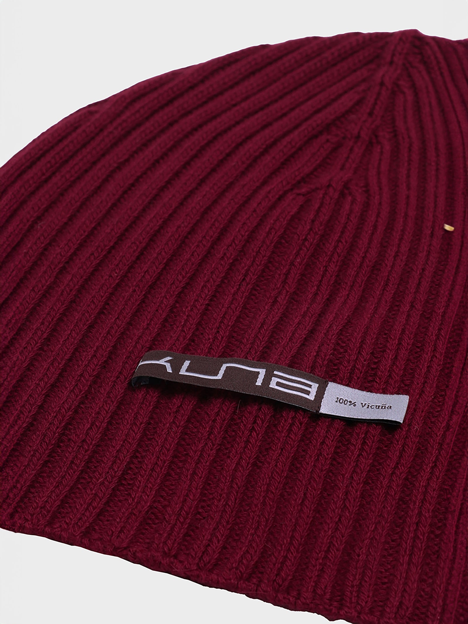 Benji Beanie Vicuña Color Red