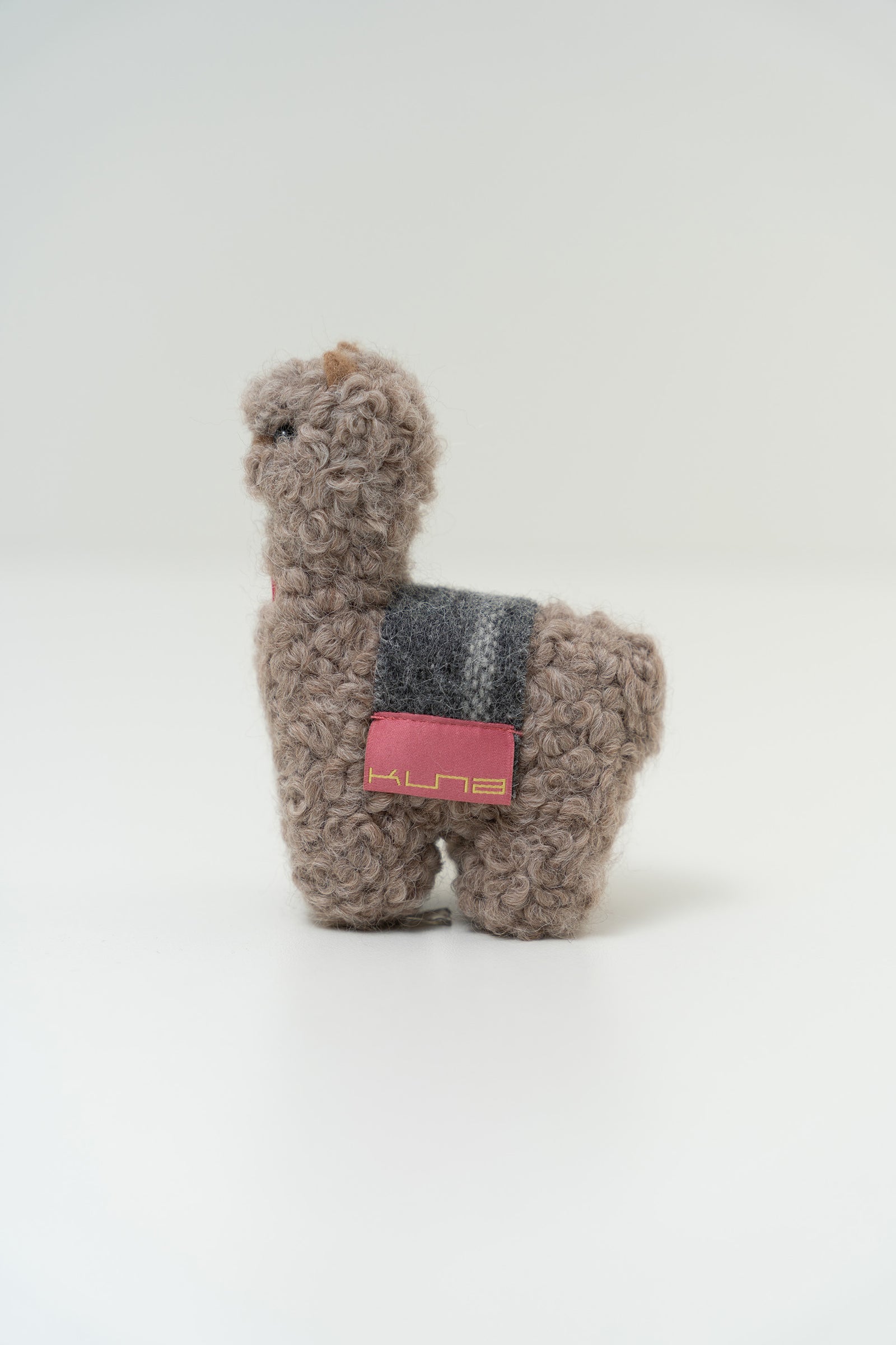 Peluche Qoni Mediana De Baby Alpaca Color Beige