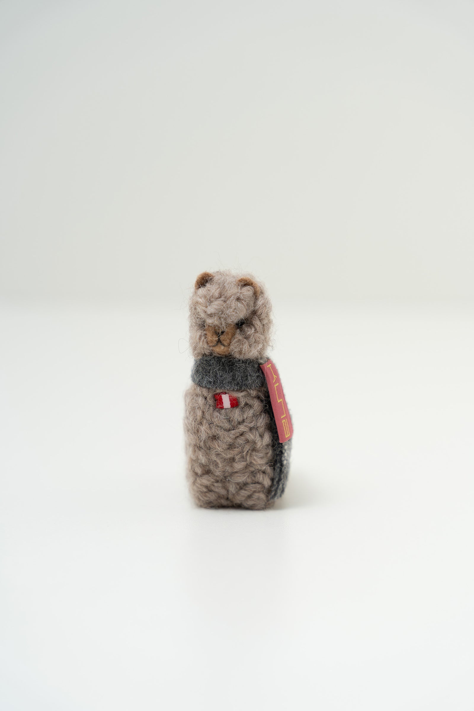 Peluche Qoni Pequena De Baby Alpaca Color Gris