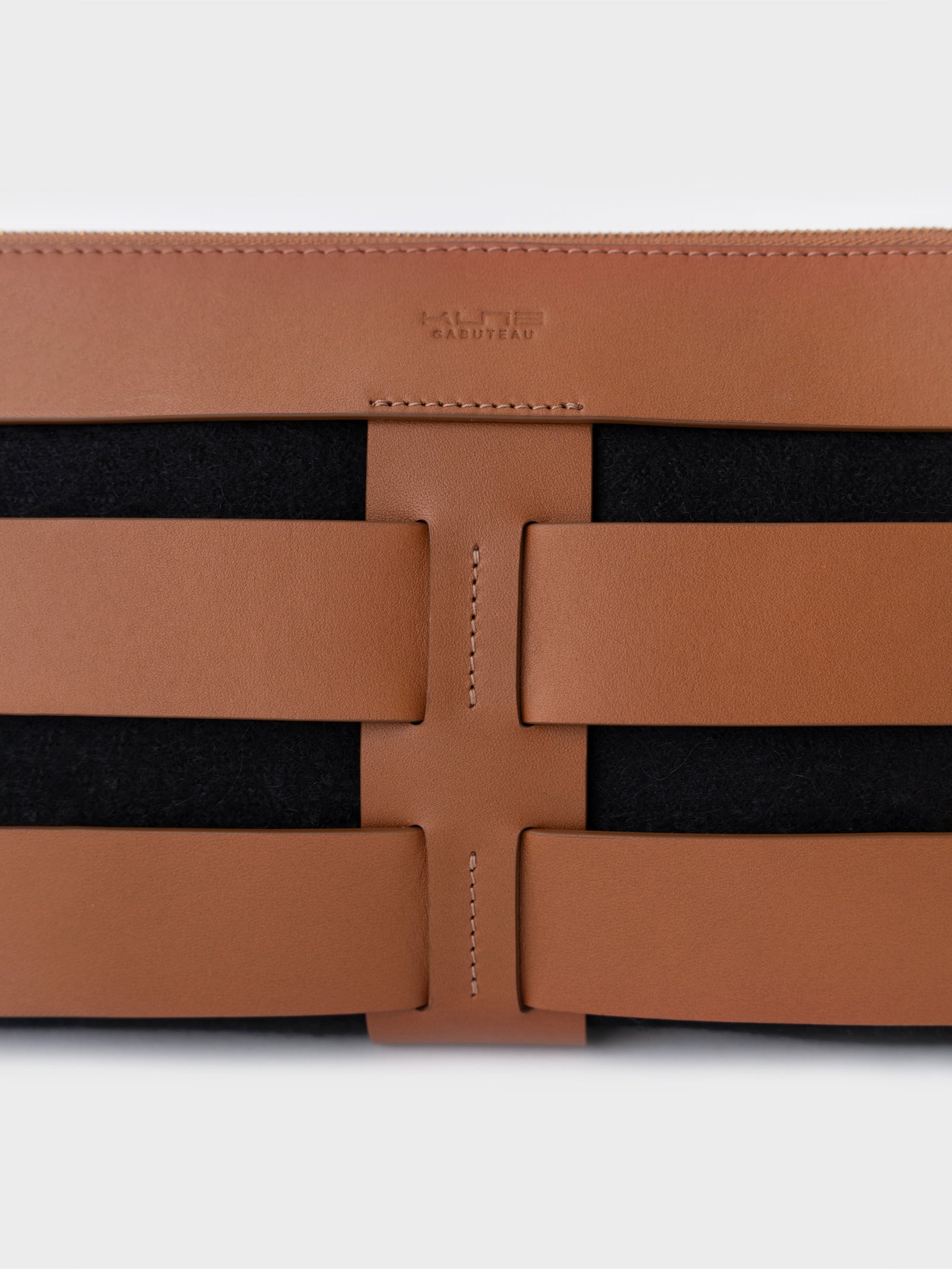 Clutch Chloe De Cuero y Alpaca Color Negro
