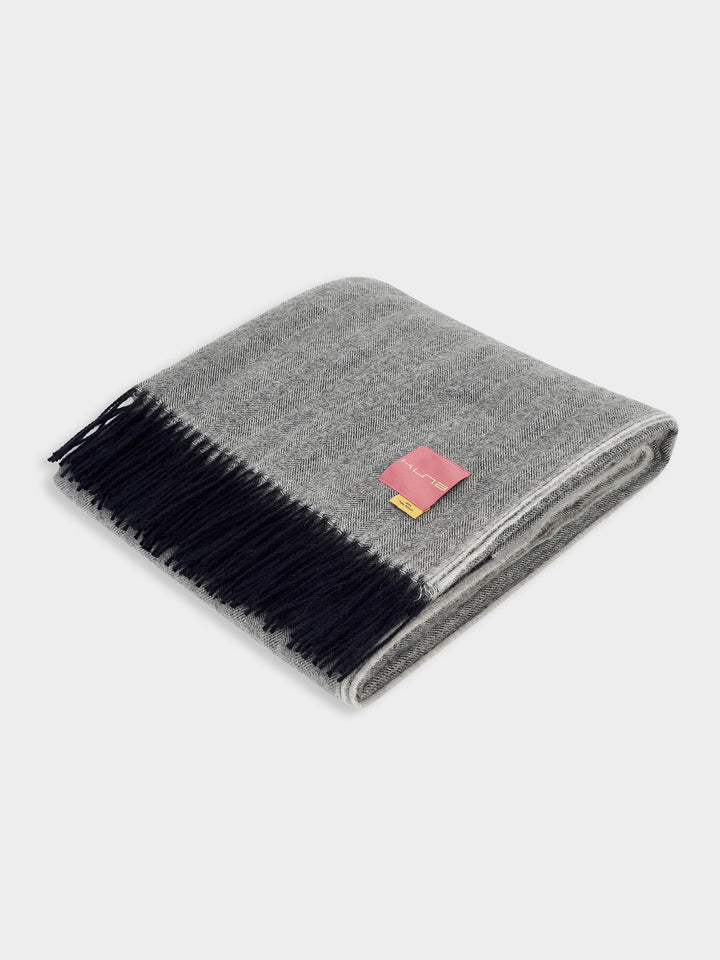 Manta Yanahuara De Baby Alpaca Color Gris