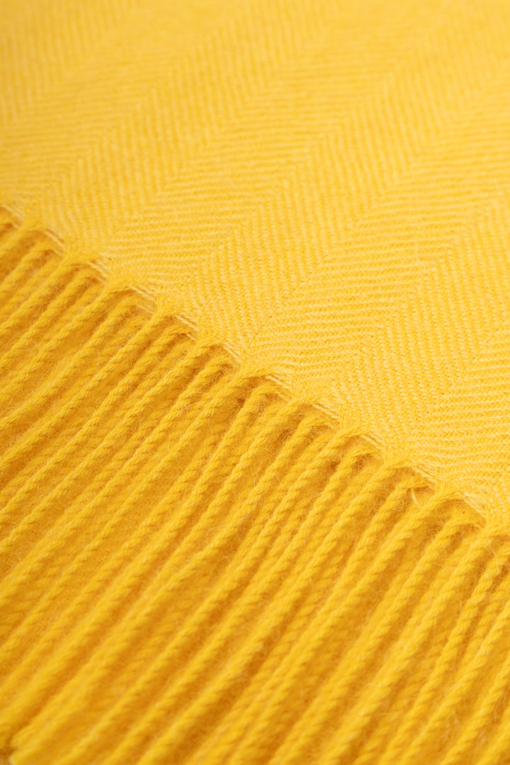 Manta Yanahuara De Baby Alpaca Color Amarillo
