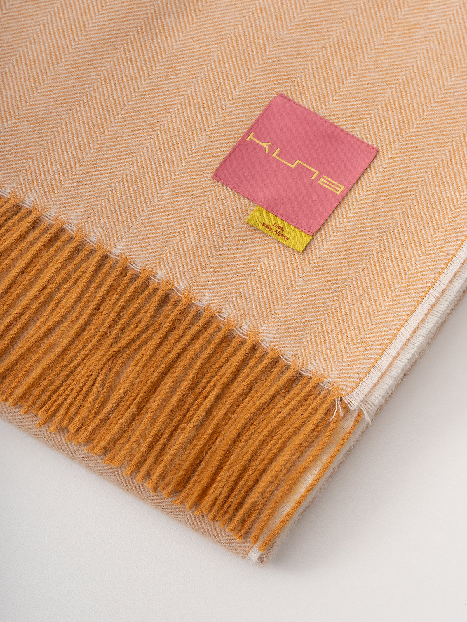 Manta Yanahuara De Baby Alpaca Color Amarillo