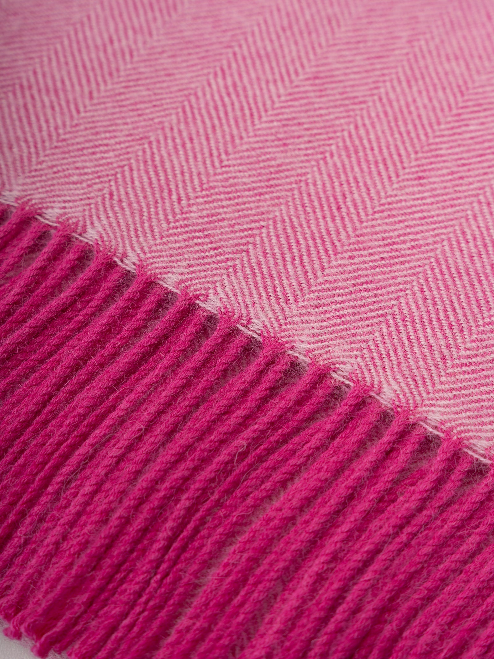 Manta Yanahuara De Baby Alpaca Color Fucsia